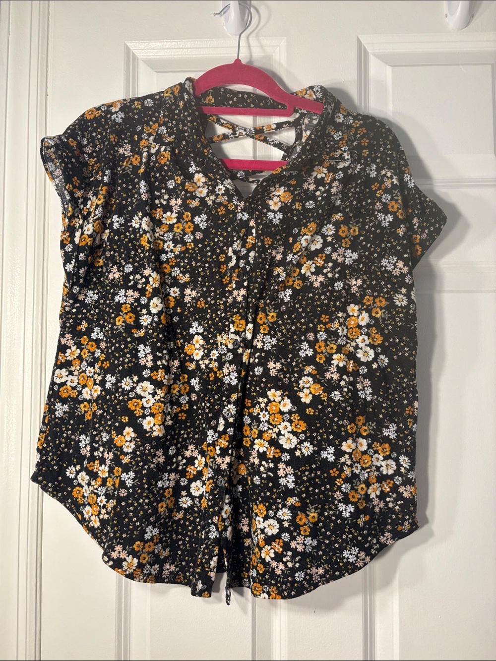 Women’s Stylish Shirt Bundle – 5 Pieces | Size XL | Floral & Trendy Prints - Picture 2 of 16